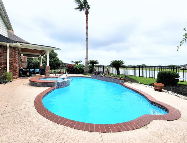 2158 Brittany Colony Drive, League City, TX 77573