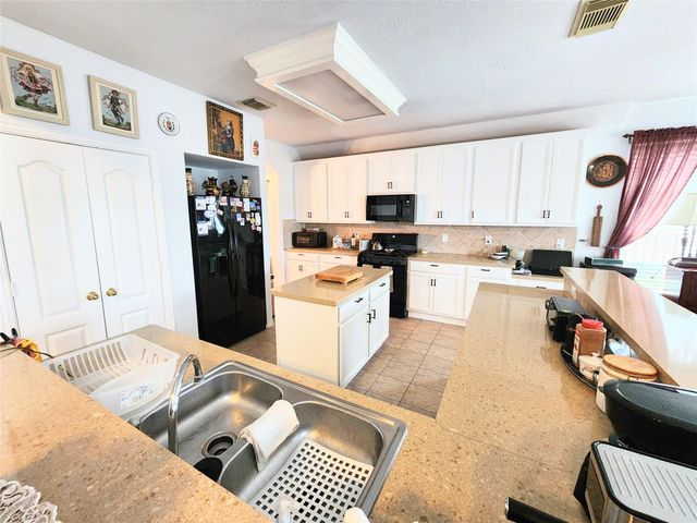 2158 Brittany Colony Drive, League City, TX 77573