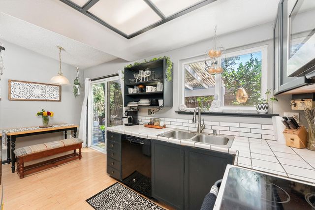 7640 Sycamore Dr, Citrus Heights, CA 95610