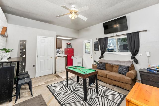 7640 Sycamore Dr, Citrus Heights, CA 95610