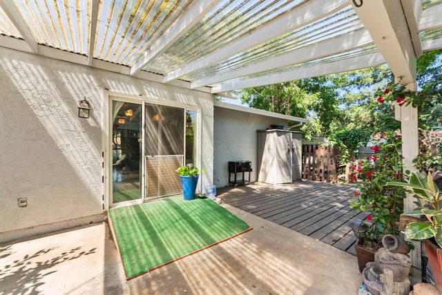 7640 Sycamore Dr, Citrus Heights, CA 95610