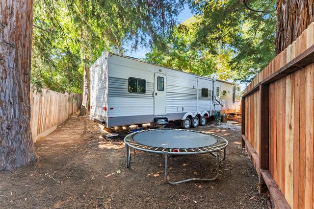 7640 Sycamore Dr, Citrus Heights, CA 95610