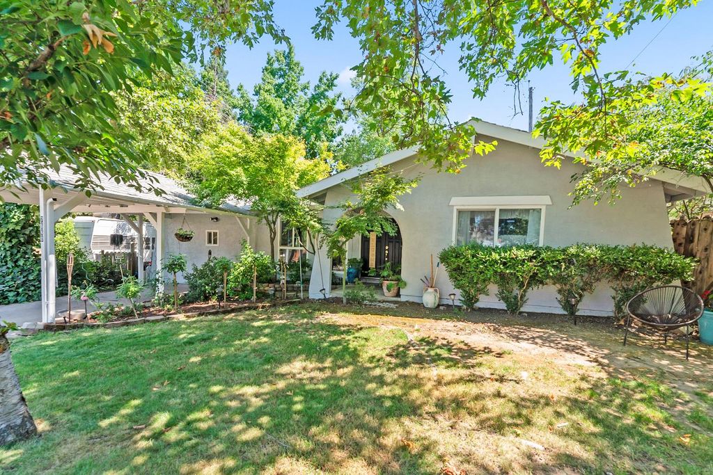 7640 Sycamore Dr, Citrus Heights, CA 95610