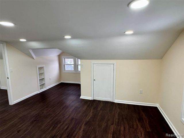 134 W Auburn Road, Rochester Hills, MI 48307