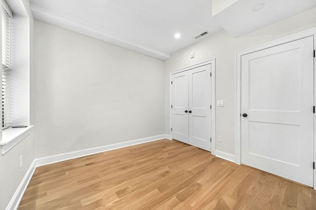 5 Garden Ct 3, Boston, MA 02113