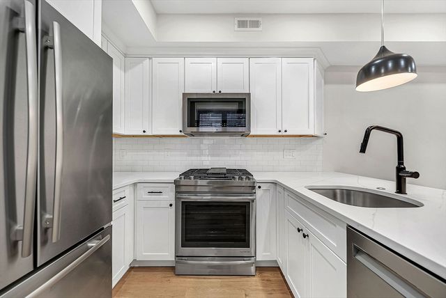 5 Garden Ct 3, Boston, MA 02113