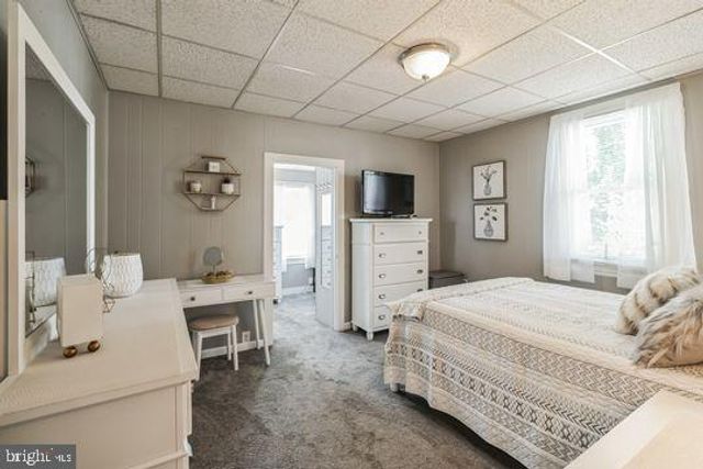 1144 BERKLEY RD, Gibbstown, NJ 08027