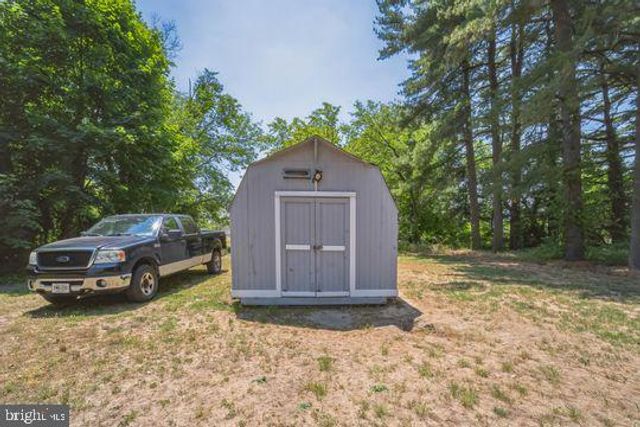1144 BERKLEY RD, Gibbstown, NJ 08027