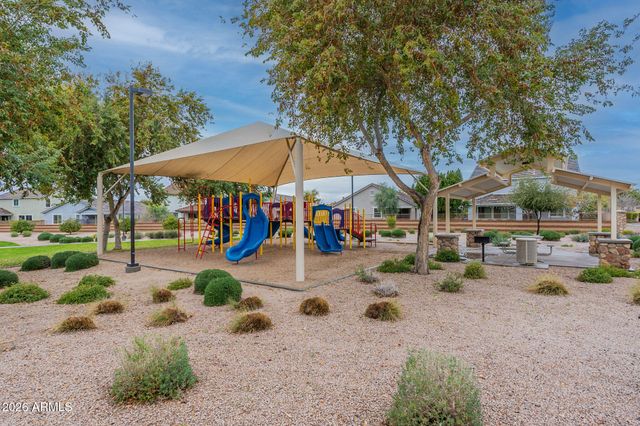 2812 E PEARL Street, Mesa, AZ 85213