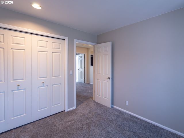 3985 SHENSTONE Dr, Eugene, OR 97404