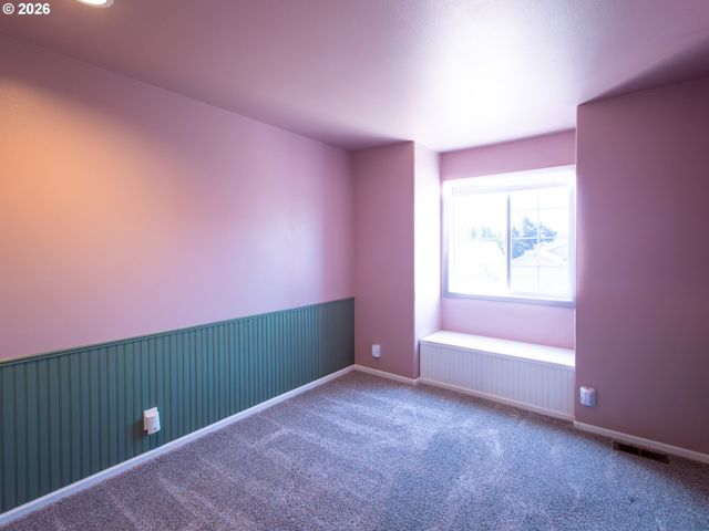 3985 SHENSTONE Dr, Eugene, OR 97404