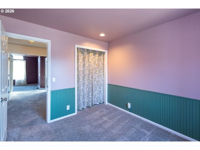 3985 SHENSTONE Dr, Eugene, OR 97404