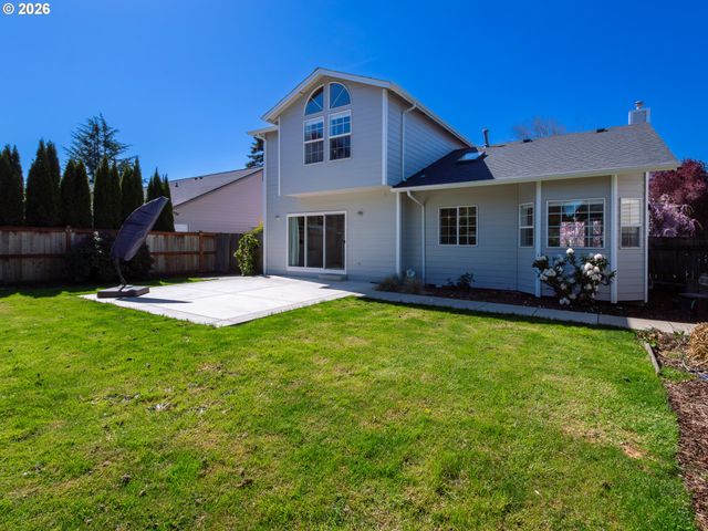 3985 SHENSTONE Dr, Eugene, OR 97404