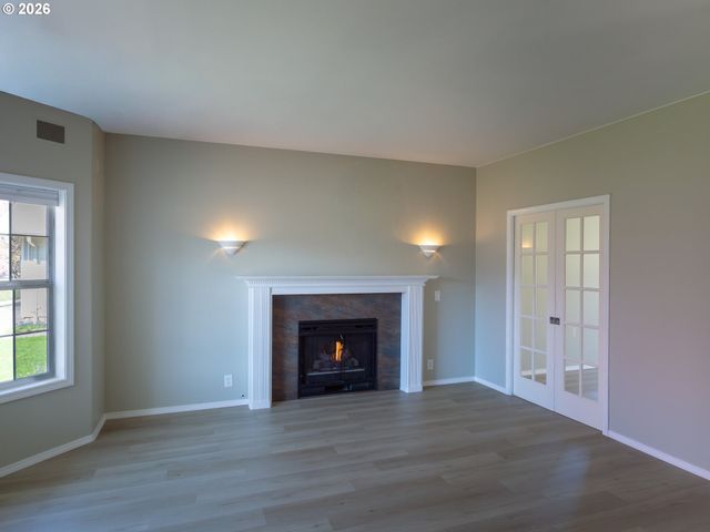 3985 SHENSTONE Dr, Eugene, OR 97404