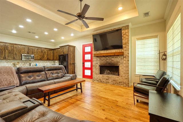 225 E 5th Street, Ferris, TX 75125