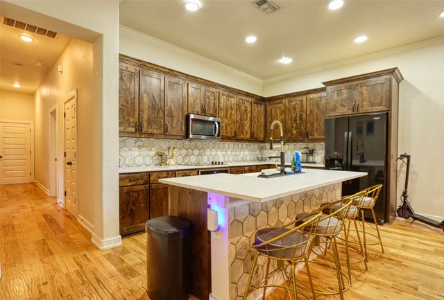 225 E 5th Street, Ferris, TX 75125