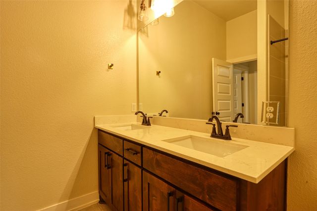 225 E 5th Street, Ferris, TX 75125
