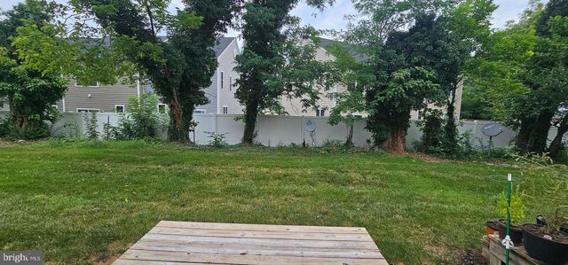 222 E WHITLOCK AVE, Winchester, VA 22601