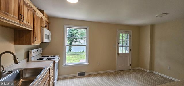 222 E WHITLOCK AVE, Winchester, VA 22601