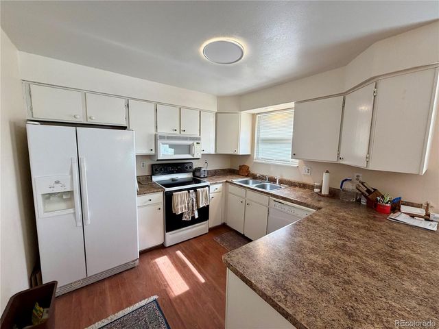 5240 S Pagosa Way, Centennial, CO 80015