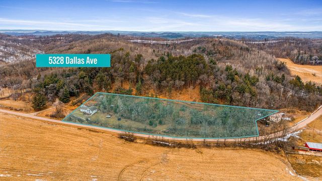 5328 Dallas AVENUE, Sparta, WI 54656