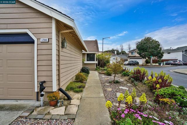 1286 1286 Clarke Ln, Alameda, CA 94502