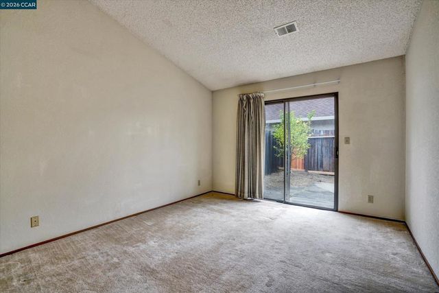 1286 1286 Clarke Ln, Alameda, CA 94502