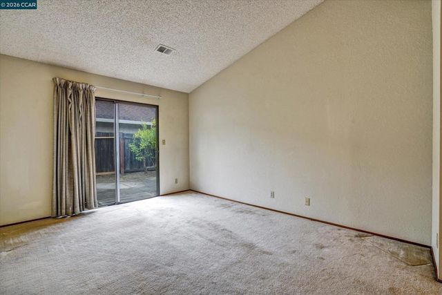 1286 1286 Clarke Ln, Alameda, CA 94502