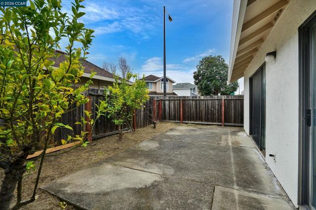 1286 1286 Clarke Ln, Alameda, CA 94502