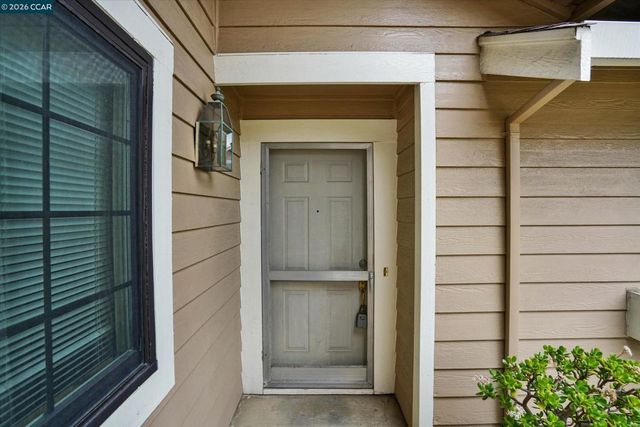 1286 1286 Clarke Ln, Alameda, CA 94502