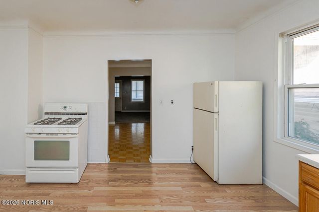 329 E Lake Street, Toledo, OH 43608