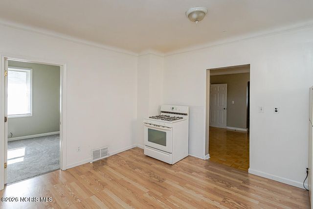 329 E Lake Street, Toledo, OH 43608