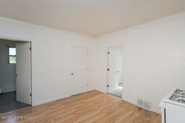 329 E Lake Street, Toledo, OH 43608