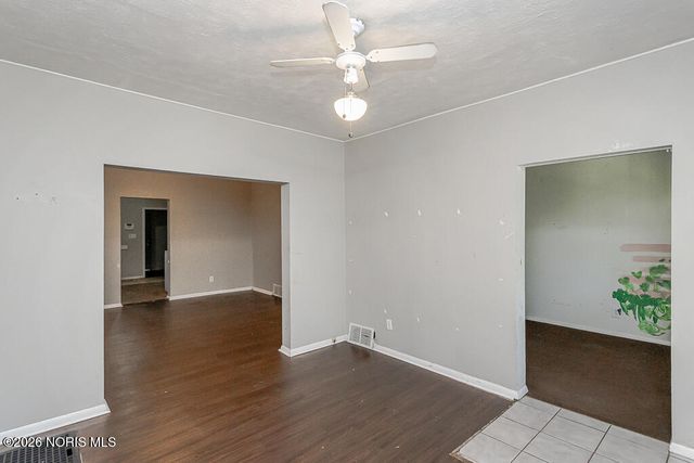 329 E Lake Street, Toledo, OH 43608