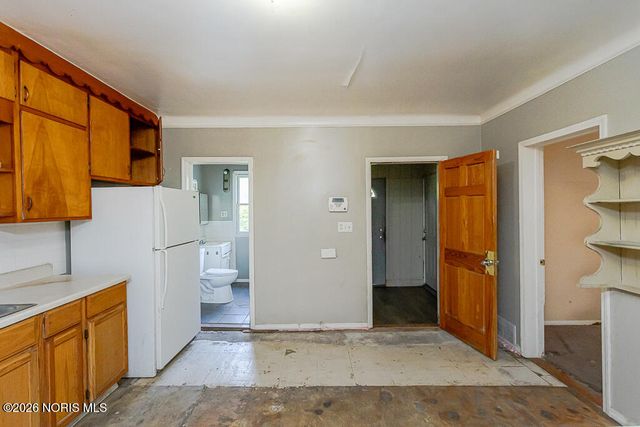 329 E Lake Street, Toledo, OH 43608