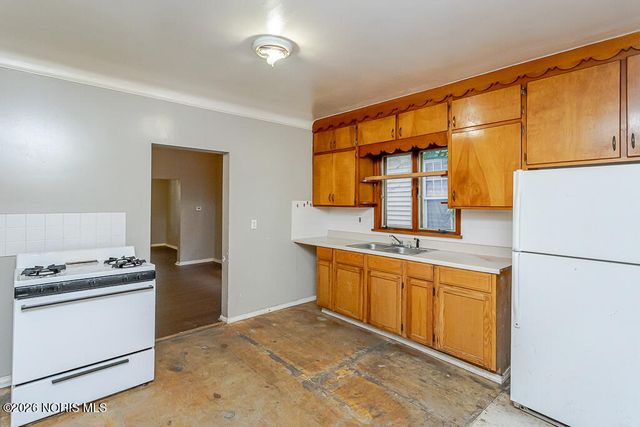 329 E Lake Street, Toledo, OH 43608