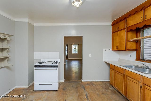 329 E Lake Street, Toledo, OH 43608