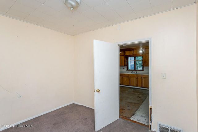 329 E Lake Street, Toledo, OH 43608