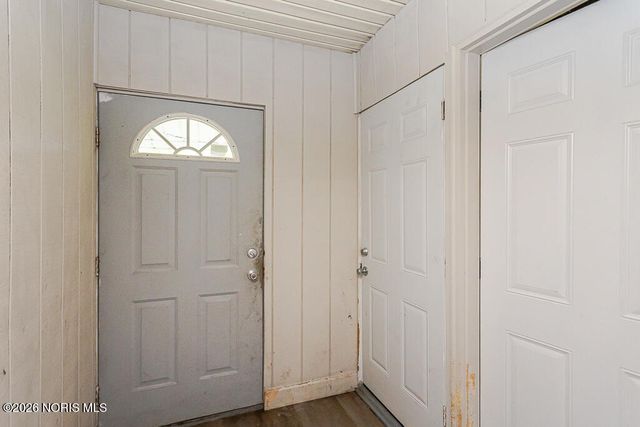 329 E Lake Street, Toledo, OH 43608