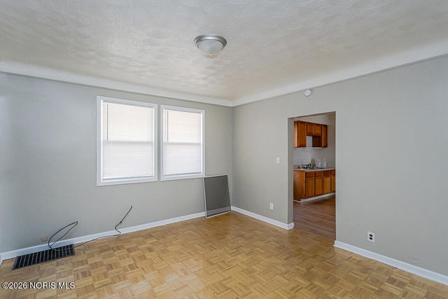 329 E Lake Street, Toledo, OH 43608