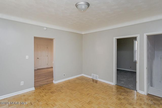 329 E Lake Street, Toledo, OH 43608