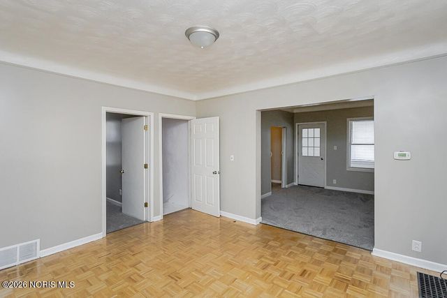 329 E Lake Street, Toledo, OH 43608