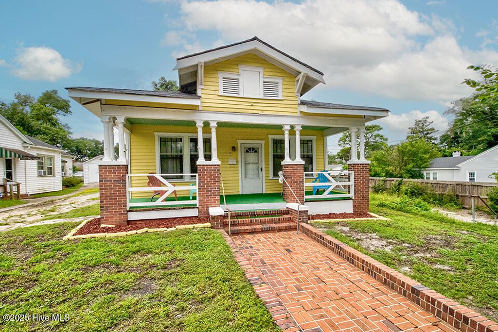 2046 Carolina Beach Road, Wilmington, NC 28401