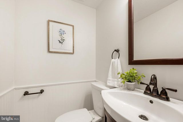 8044 WINDING WAY CT, Springfield, VA 22153
