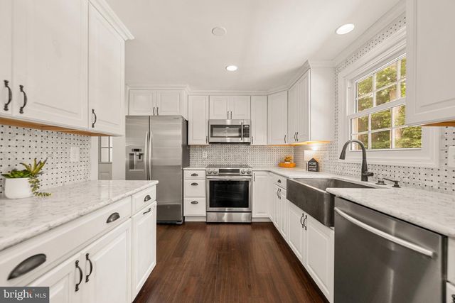 8044 WINDING WAY CT, Springfield, VA 22153