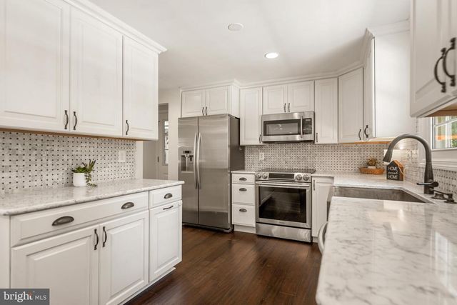 8044 WINDING WAY CT, Springfield, VA 22153