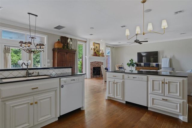 2 S Arcadian Oaks Drive, Edmond, OK 73034
