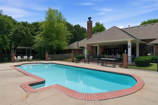 2 S Arcadian Oaks Drive, Edmond, OK 73034