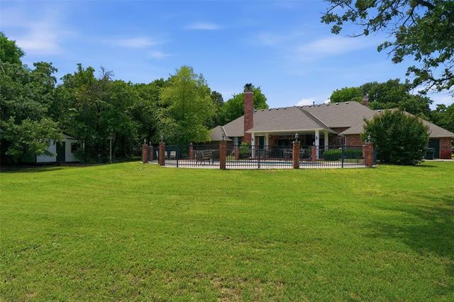 2 S Arcadian Oaks Drive, Edmond, OK 73034