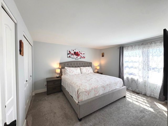 2210 Clifton Place, Hoffman Estates, IL 60169